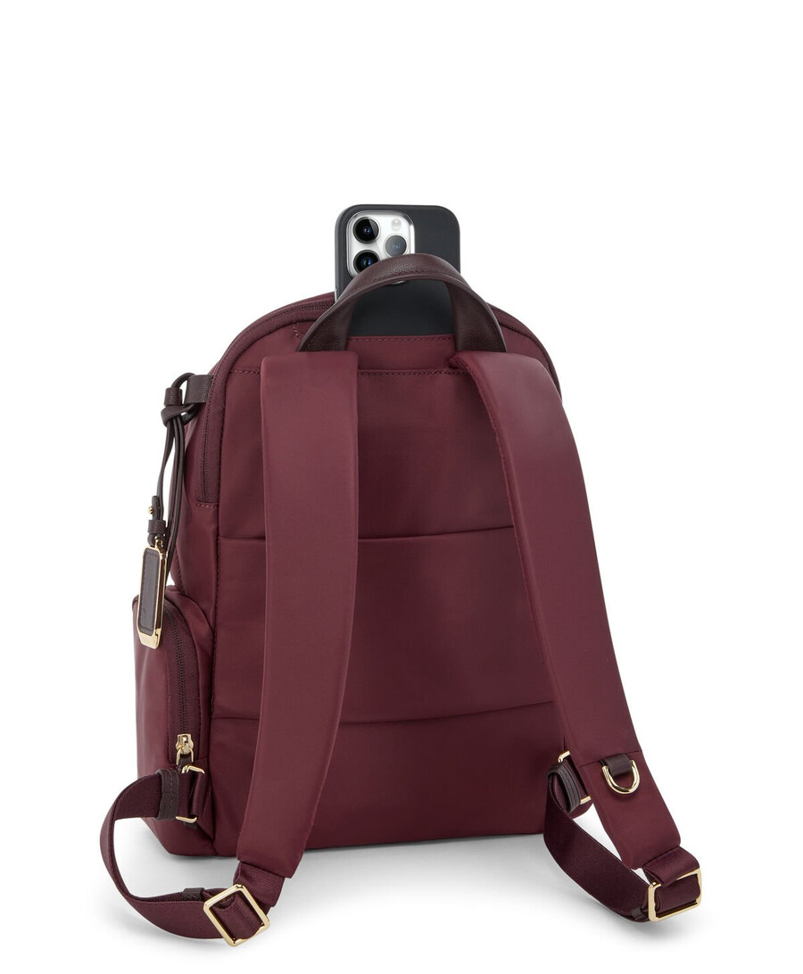 voyageur celina medium backpack