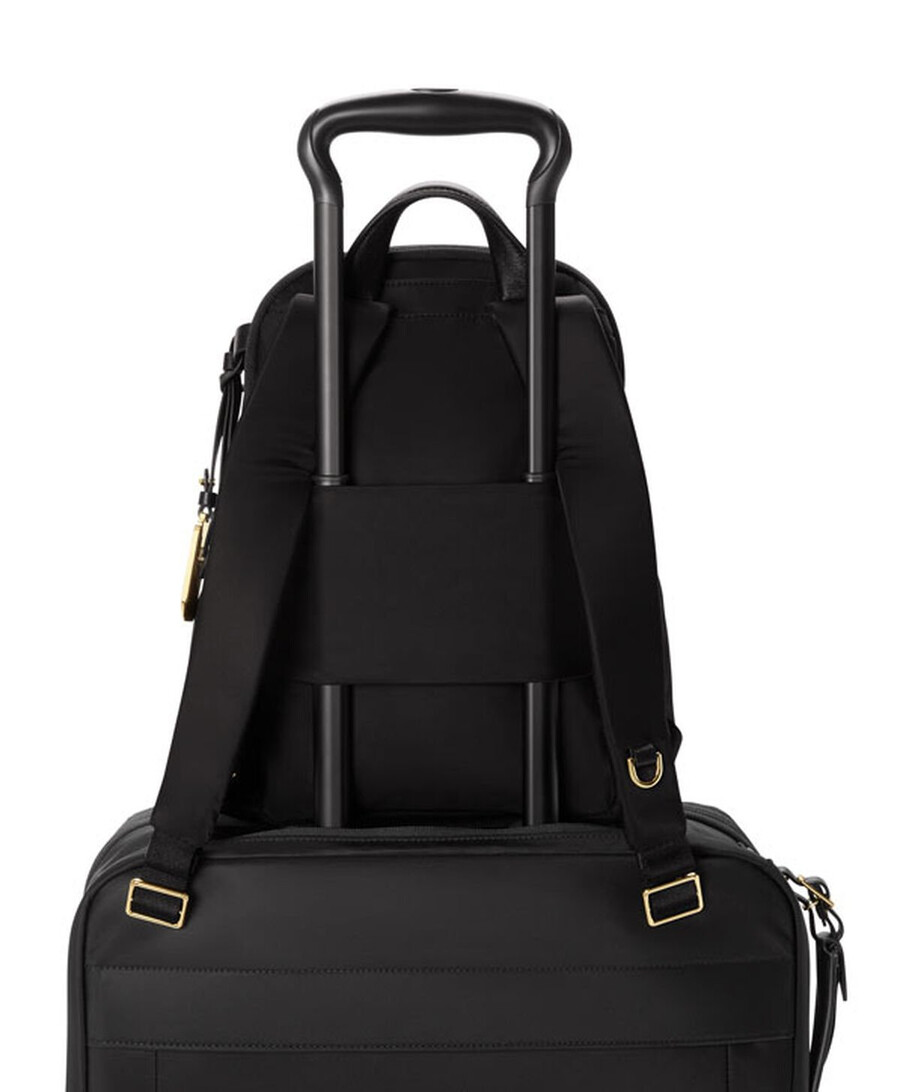 voyageur celina medium backpack
