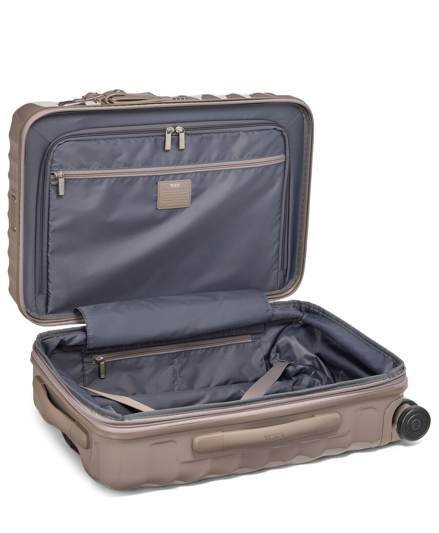 19 degree international expandable carry-on 55 cm
