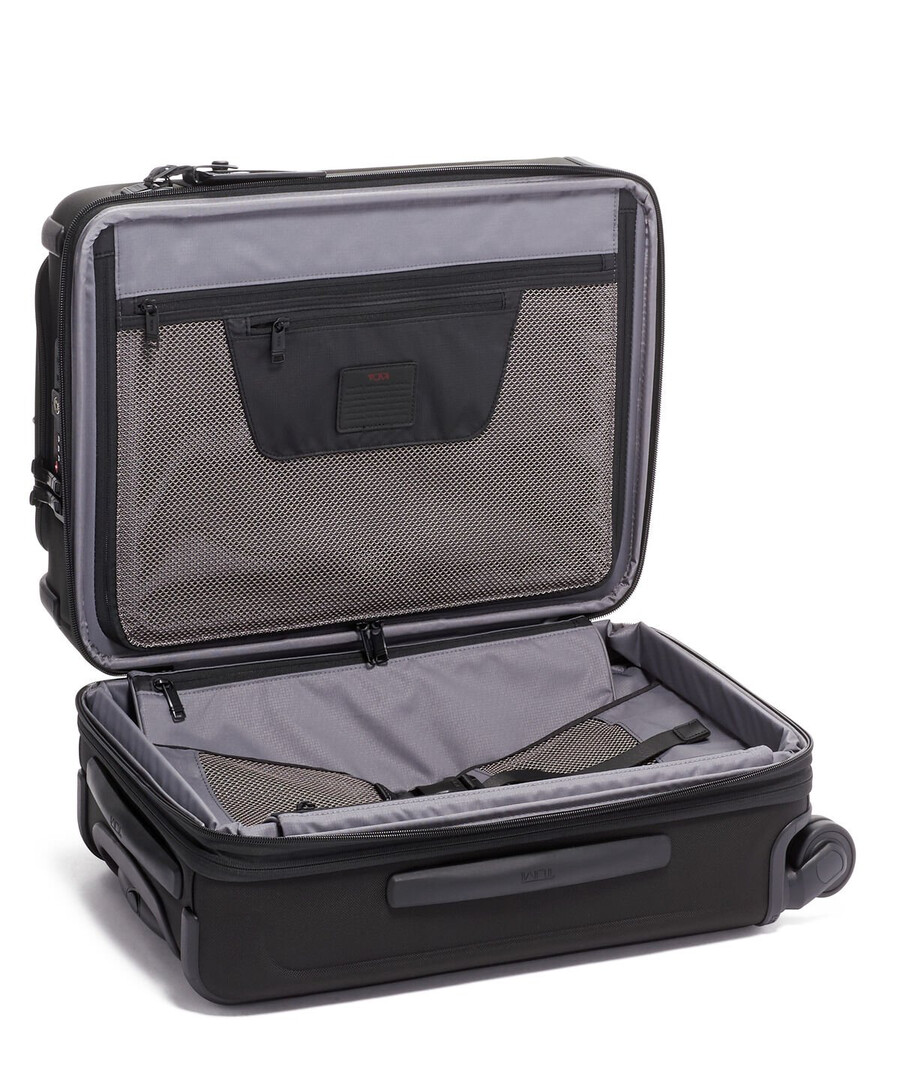 tumi alpha travel set